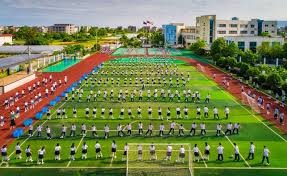 2025 赛季回顾：山本由伸由于其标志性的“彩虹曲球”，在社交平台引发热议