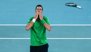 JDG赛后群访 教练：要在BP上下更多的功夫 继续改进游戏内的部分