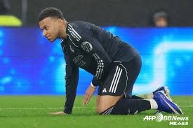 只值3500万？隆戈：曼联准备用霍伊伦+4000万欧报价奥斯梅恩